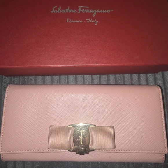Salvatore Ferragamo Vara Bow long wallet Pink Box Included - Picture 2 of 10
